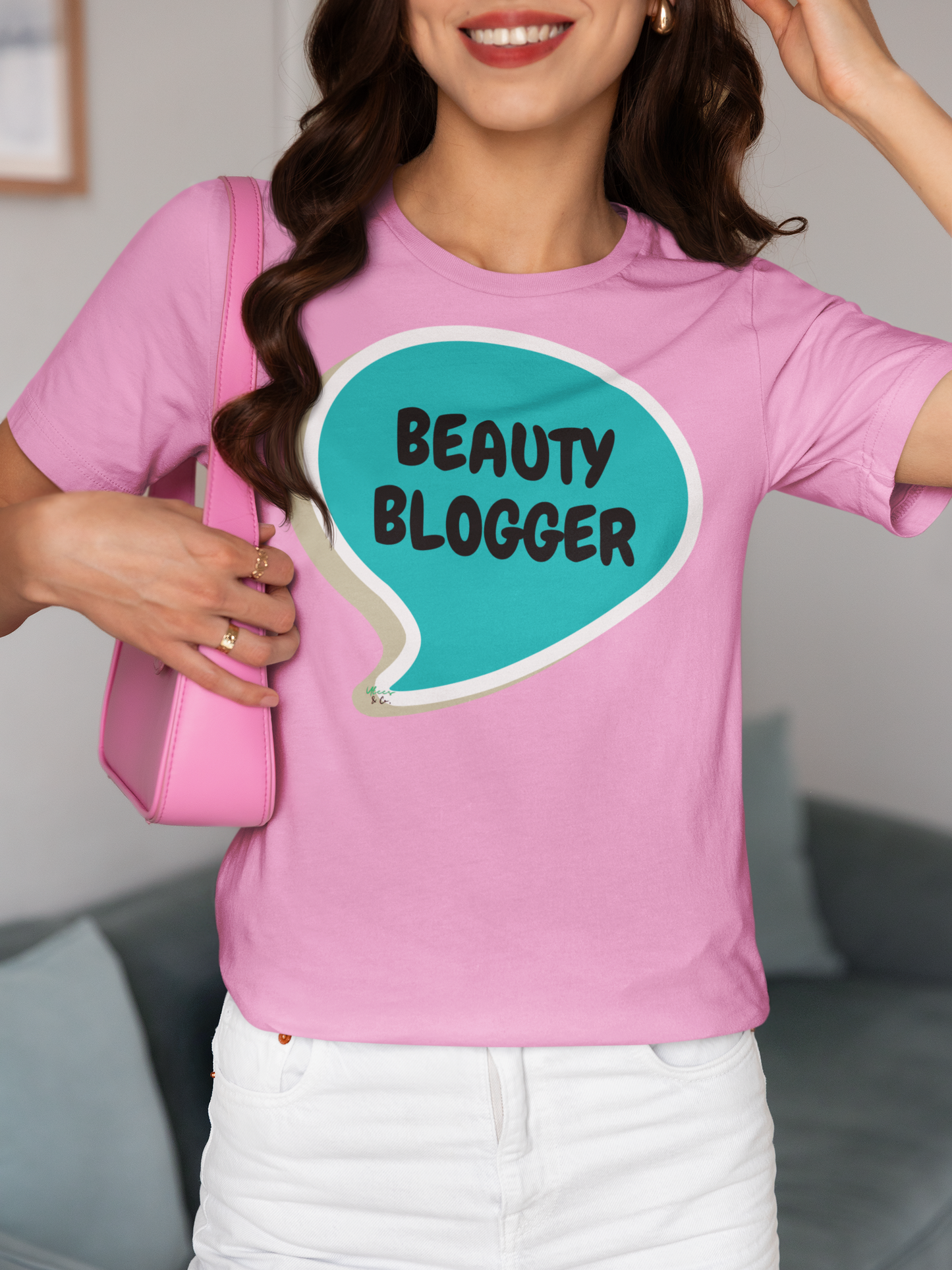 BEAUTY BLOGGER IN SPEECH BUBBLE GRAPHIC UNISEX T-SHIRT SARCASTIC SHIRTS SARCASM TEES FUNNY TEES FOR WOMAN SHIRTS GIFTS HILARIOUS SHIRTS FOR MEN AND WOMEN