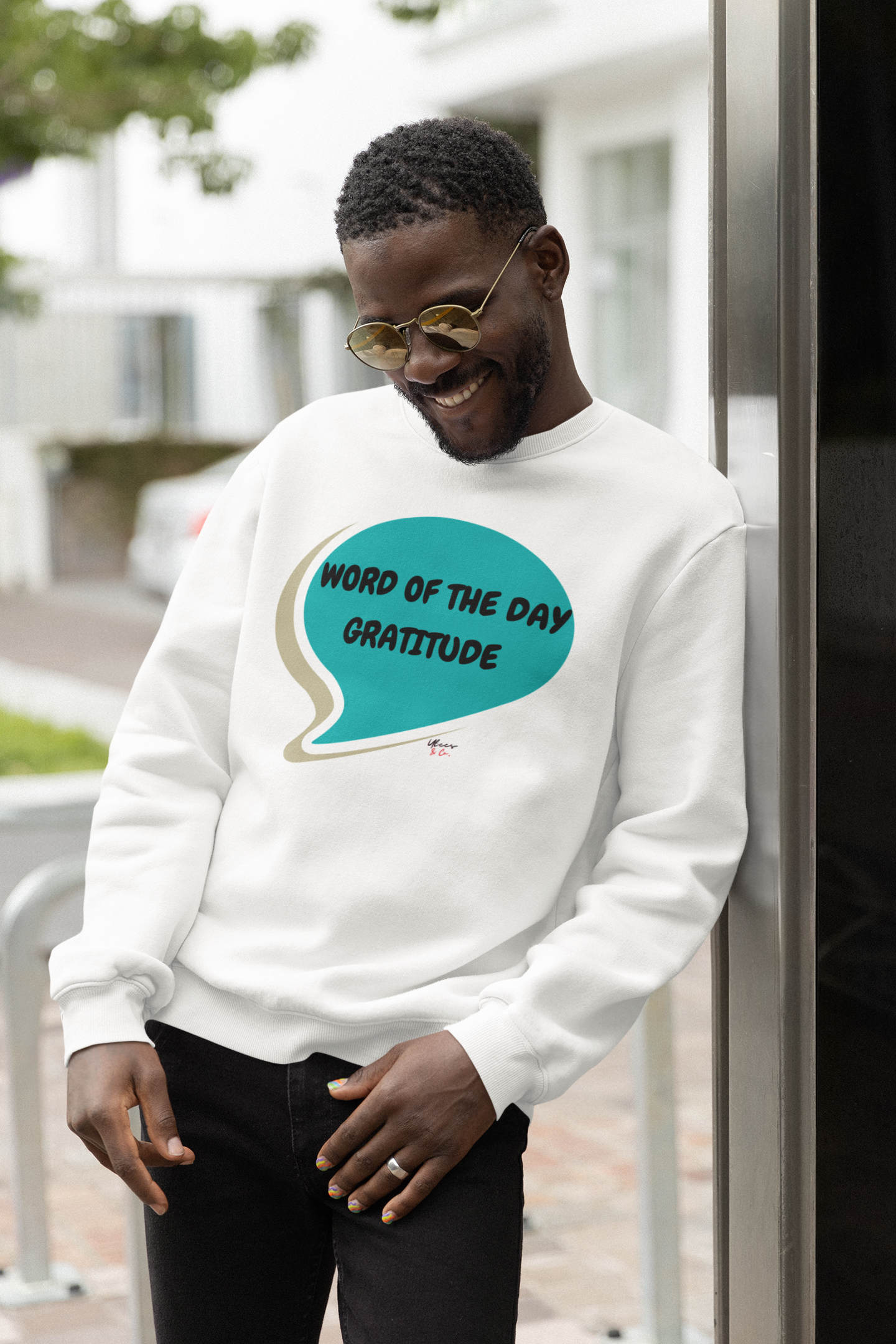 WORD OF THE DAY "GRATITUDE " IN SPEECH BUBBLE UNISEX PULLOVER SWEATSHIRT CREWNECK MOTIVATIONAL SWEATER FOR WOMEN MENTAL HEALTH SWEATSHIRT FOR MEN WELLNESS GIFT