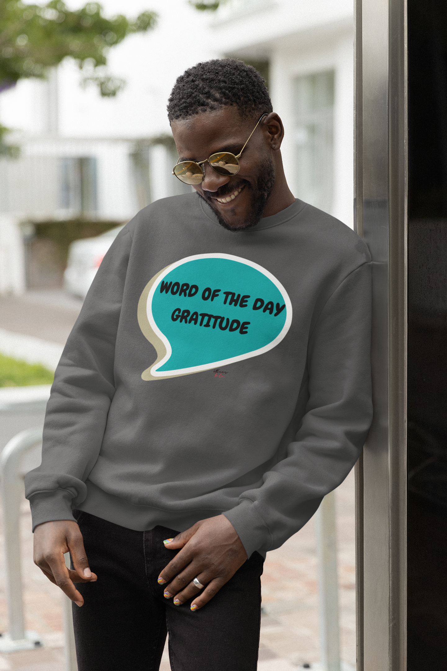 WORD OF THE DAY "GRATITUDE " IN SPEECH BUBBLE UNISEX PULLOVER SWEATSHIRT CREWNECK MOTIVATIONAL SWEATER FOR WOMEN MENTAL HEALTH SWEATSHIRT FOR MEN WELLNESS GIFT