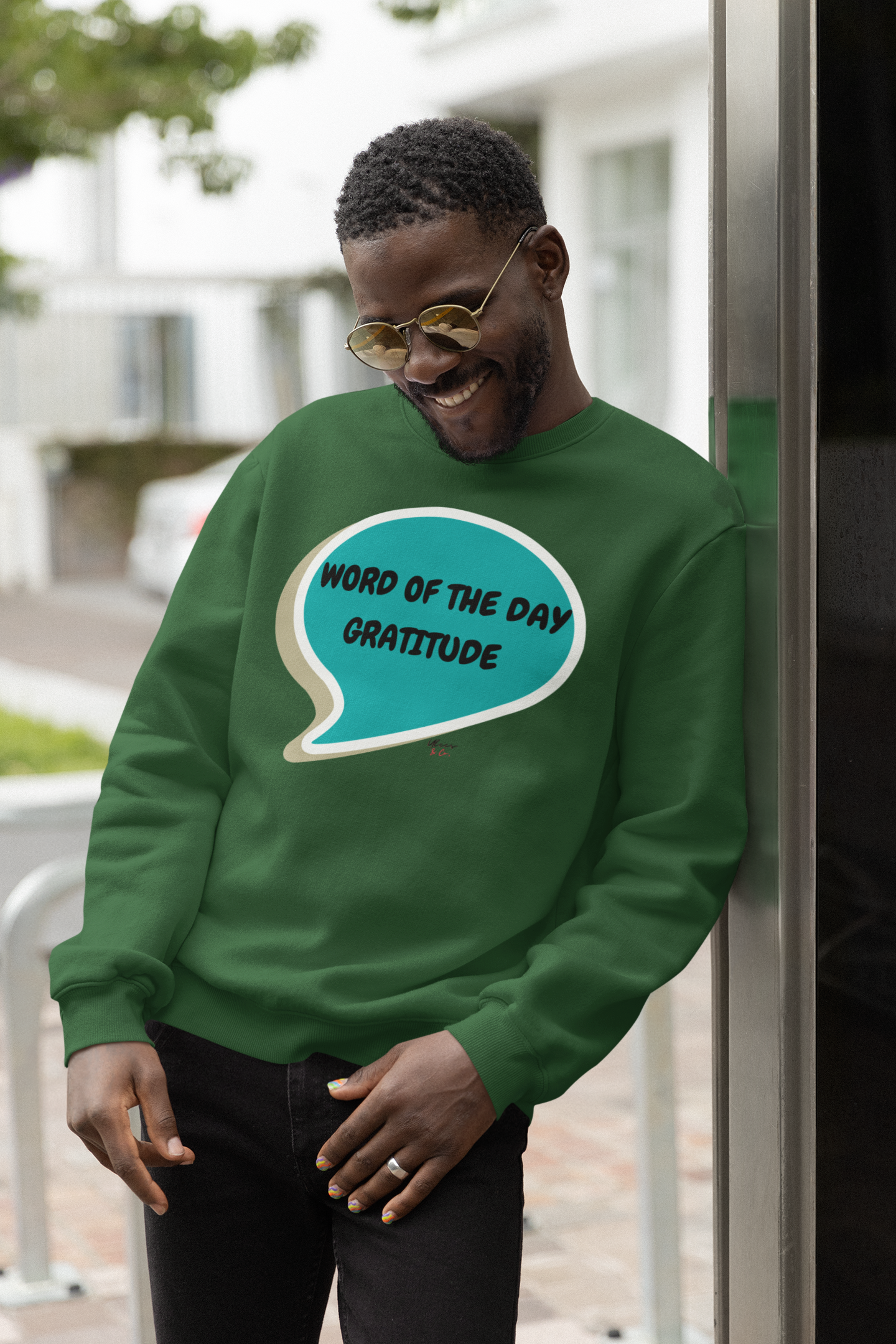 WORD OF THE DAY "GRATITUDE " IN SPEECH BUBBLE UNISEX PULLOVER SWEATSHIRT CREWNECK MOTIVATIONAL SWEATER FOR WOMEN MENTAL HEALTH SWEATSHIRT FOR MEN WELLNESS GIFT