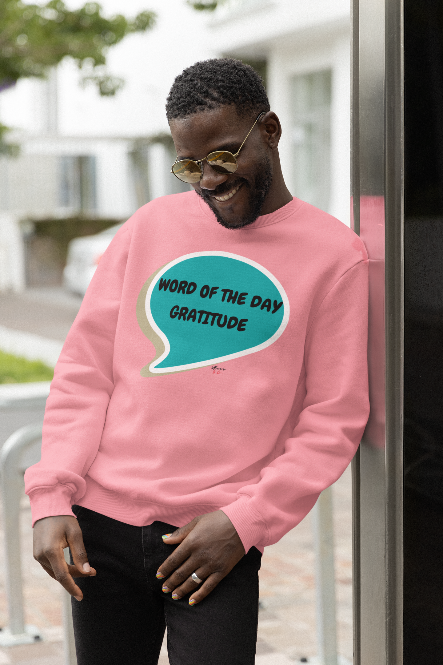 WORD OF THE DAY "GRATITUDE " IN SPEECH BUBBLE UNISEX PULLOVER SWEATSHIRT CREWNECK MOTIVATIONAL SWEATER FOR WOMEN MENTAL HEALTH SWEATSHIRT FOR MEN WELLNESS GIFT