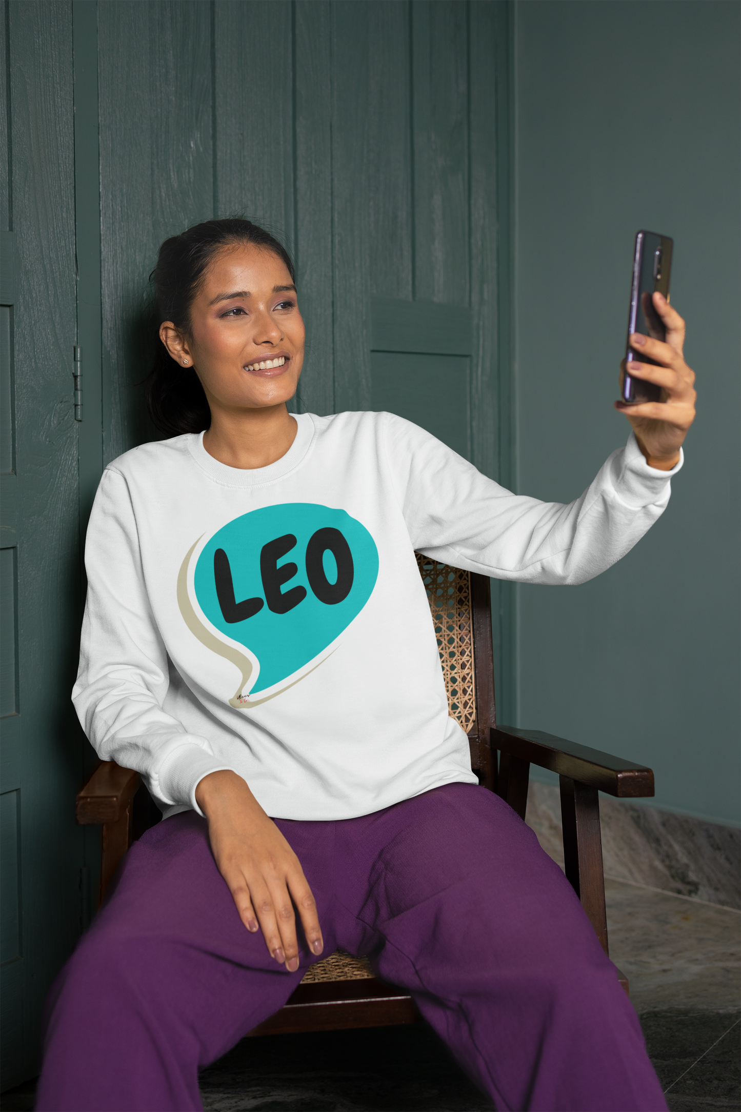 LEO ZODIAC SIGN SWEATSHIRT IN SPEECH BUBBLE UNISEX CREWNECK PULLOVER SWEATSHIRT HOROSCOPE LEO ZODIAC SIGNS SWEATER ASTRONOMY LEO SIGNS SWEATSHIRT LEO ZODIAC SYMBOLS SWEATSHIRT LEO SIGN ZODIAC SEASON