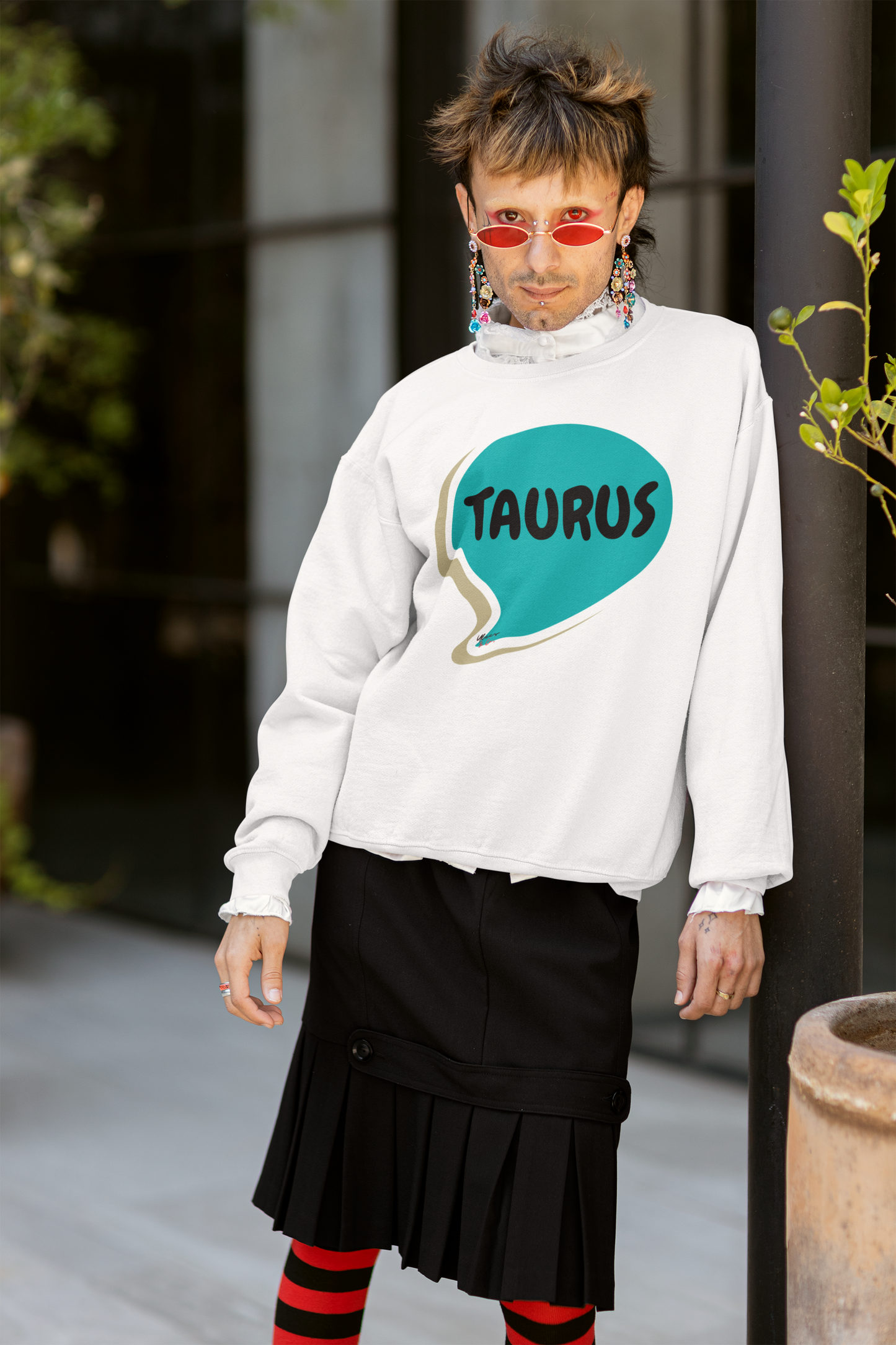 TAURUS ZODIAC SIGN IN SPEECH BUBBLE SWEATSHIRT PULLOVER SWEATER BIRTHDAY TAURUS SIGN FOR GIFT HOROSCOPE TAURUS SIGN UNISEX CREWNECK SWEATSHIRT