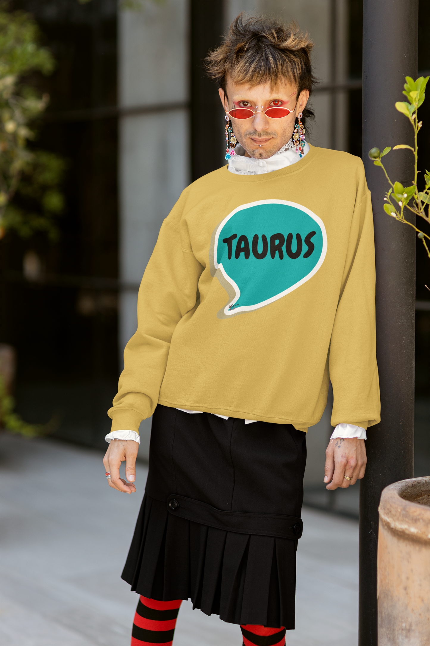 TAURUS ZODIAC SIGN IN SPEECH BUBBLE SWEATSHIRT PULLOVER SWEATER BIRTHDAY TAURUS SIGN FOR GIFT HOROSCOPE TAURUS SIGN UNISEX CREWNECK SWEATSHIRT