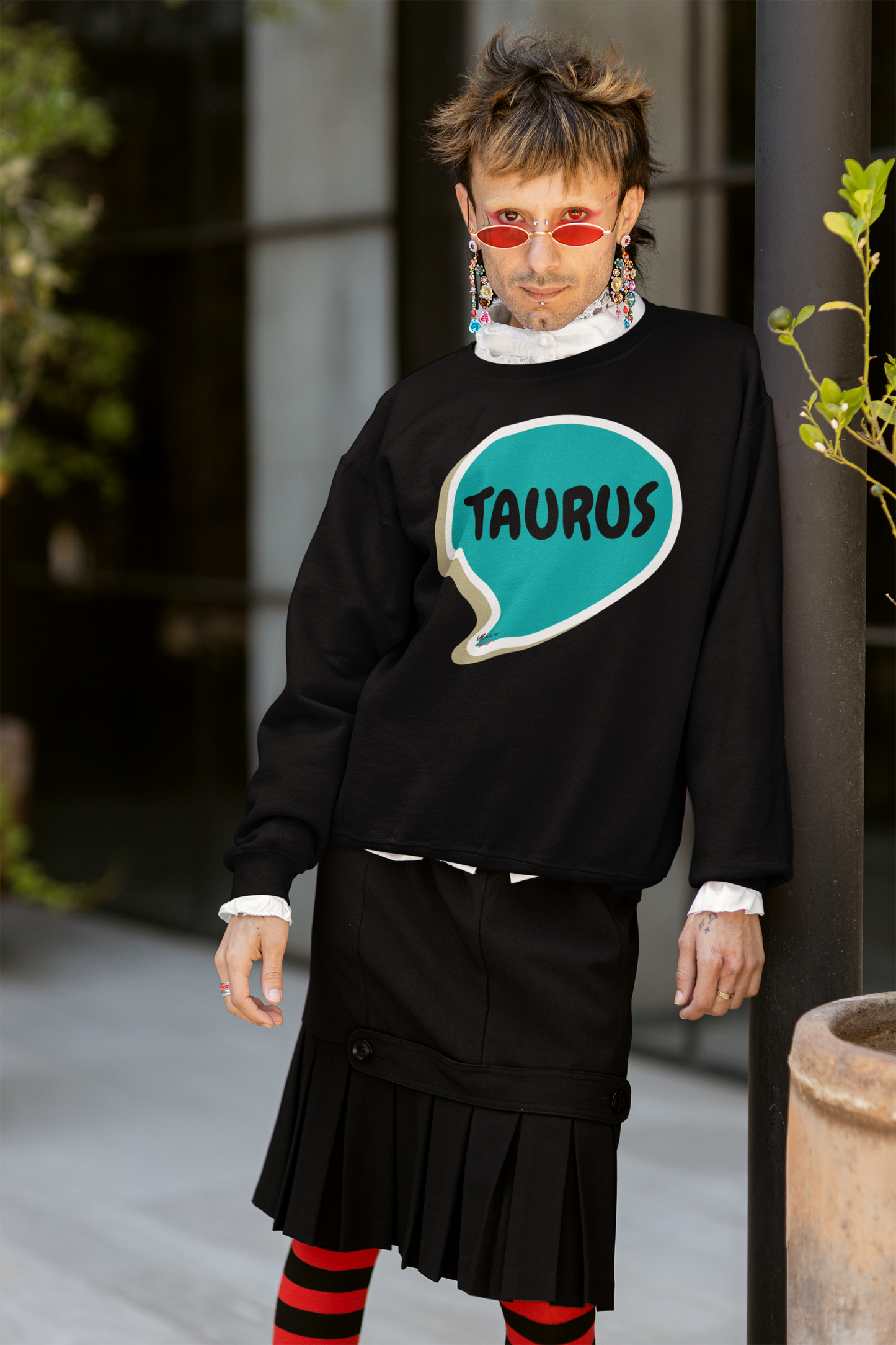 TAURUS ZODIAC SIGN IN SPEECH BUBBLE SWEATSHIRT PULLOVER SWEATER BIRTHDAY TAURUS SIGN FOR GIFT HOROSCOPE TAURUS SIGN UNISEX CREWNECK SWEATSHIRT