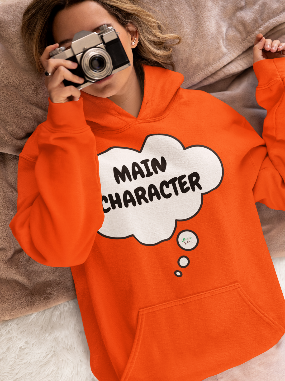 MAIN CHARACTER HOODIE IN THOUGHT BUBBLE UNISEX PULLOVER HOODIE FOR WOMEN GIFT FOR MEN HOODIES FUNNY SARCASTIC SAYINGS HOODIES
