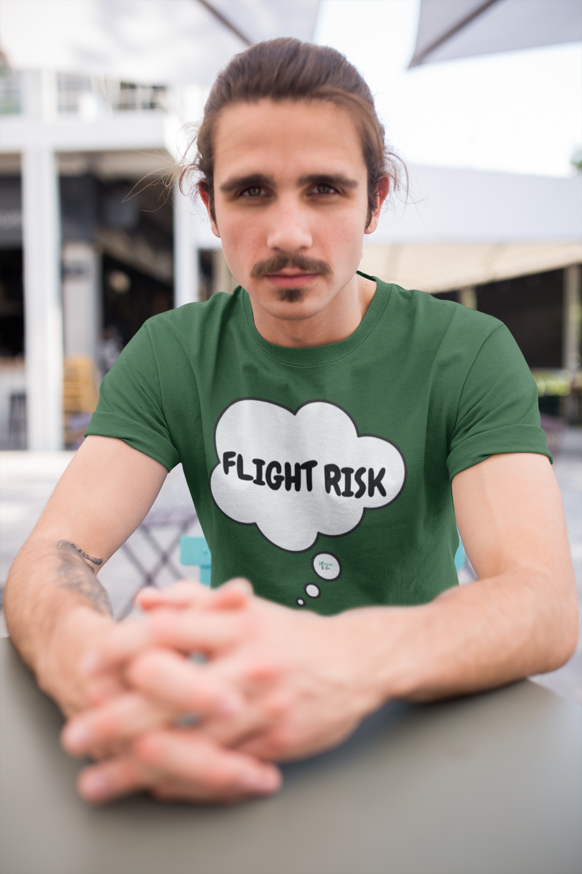 FLIGHT RISK T-SHIRT UNIQUE GRAPHIC UNISEX IN THOUGHT BUBBLE DESIGN SHIRT CASUAL STREETWEAR FASHION FUNNY SAYINGS TEES SARCASTIC TEES BIRTHDAY GIFTS WOMEN SHIRTS FOR MEN