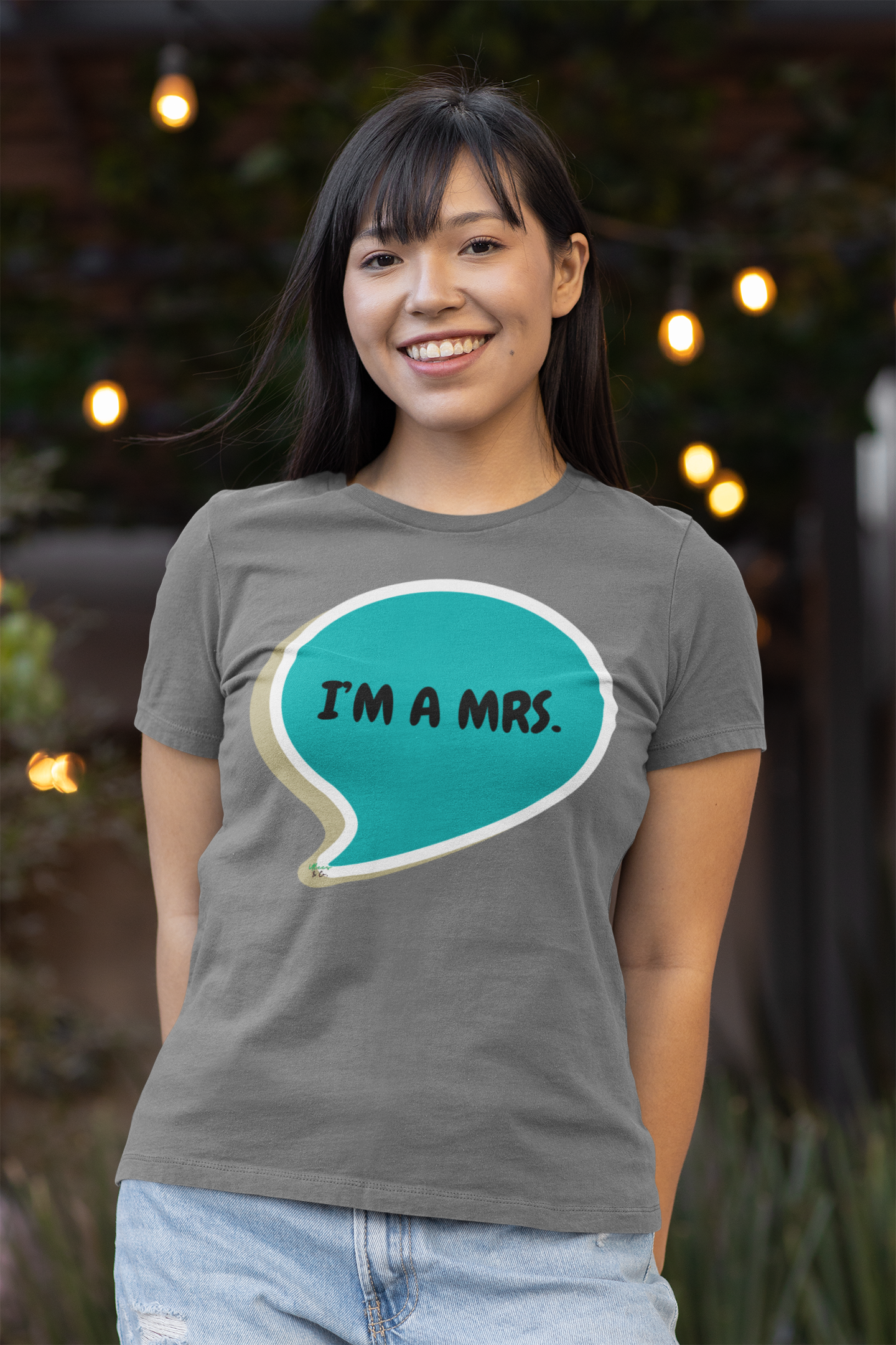 WIFE T-SHIRT GIFT FOR BRIDES WEDDING GIFT I'M A WIFE GRAPHIC UNISEX TSHIRT MARRIAGE GIFTS SPEECH BUBBLE WIFE SHIRTS BIRTHDAY GIFT SPEECH BUBBLE FOR WIFE ANNIVERSARY GIFT FOR WIFE BRIDAL GIFT FOR A FIANCÉE TEE FOR HER