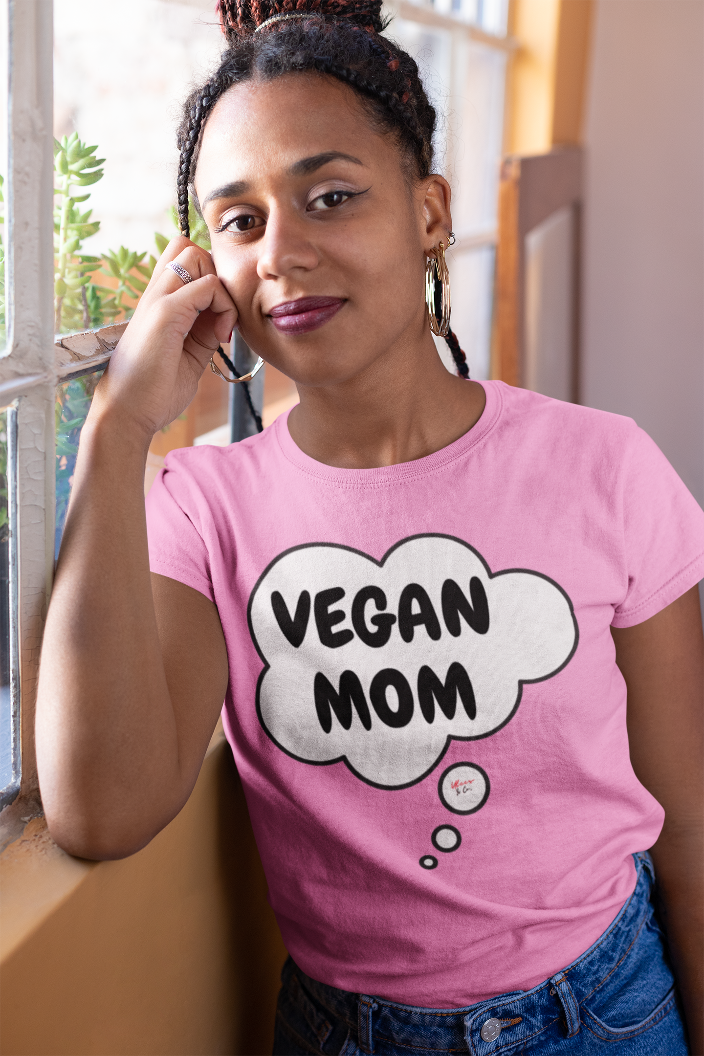 VEGAN MOM T-SHIRT THOUGHT BUBBLE UNISEX T-SHIRT VEGAN TSHIRT PLANT BASED T SHIRT GIFT FOR VEGAN VEGGIE LOVER TSHIRT