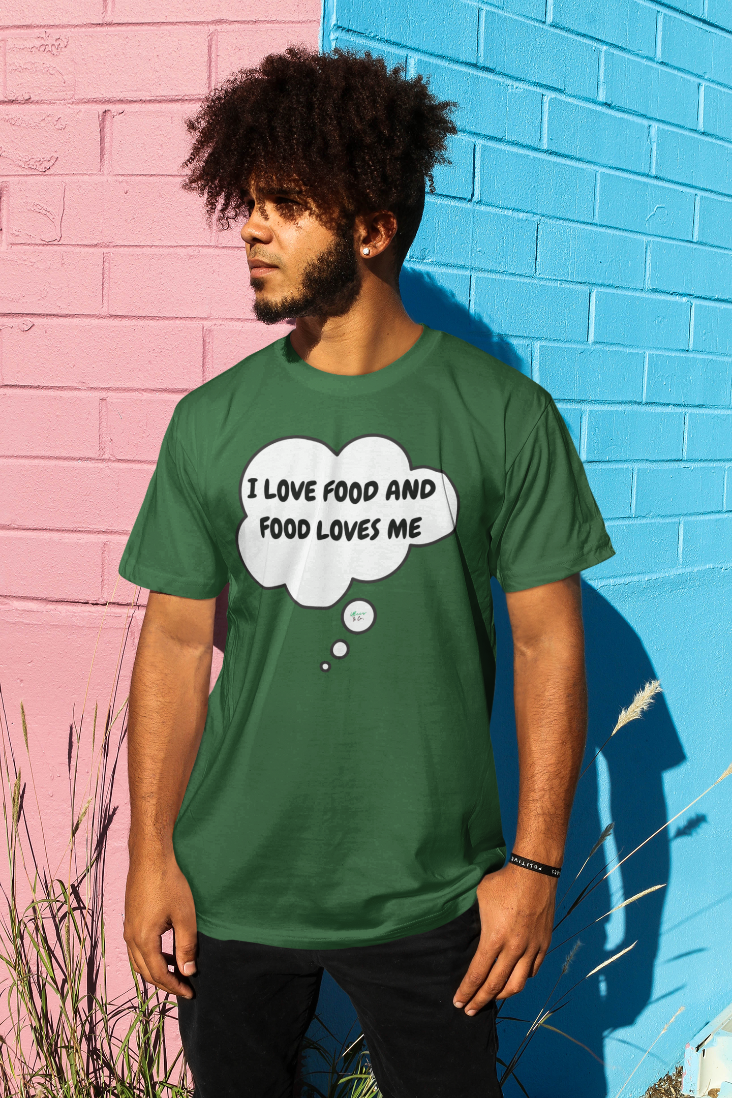 I LOVE FOOD AND FOOD LOVES ME  T-SHIRT IN THOUGHT BUBBLE UNISEX TSHIRT FUNNY SAYINGS T SHIRT SARCASTIC SAYINGS T-SHIRT SARCASM TEES GIFTS FOR WOMEN GIFT FOR MEN