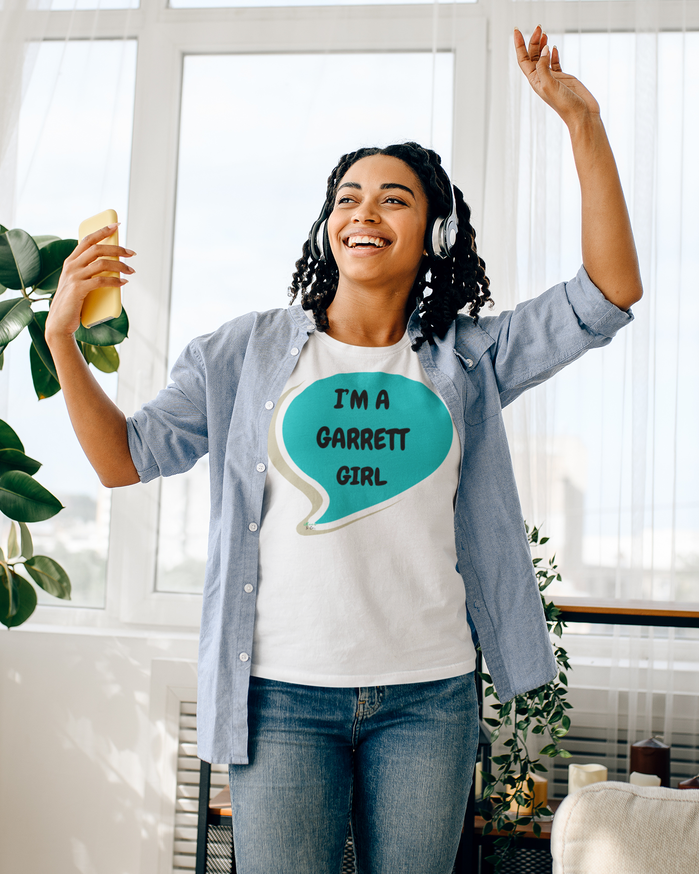 I'M A GARRETT GIRL T-SHIRT HOCKEY PLAYER UNIQUE GRAPHIC UNISEX SPEECH BUBBLE SHIRT STREETWEAR FASHION OFF CAMPUS TEES OFF CAMPUS SERIES HOCKEY TEAM TEES BIRTHDAY GIFTS FOR WOMEN GIFT FOR MEN