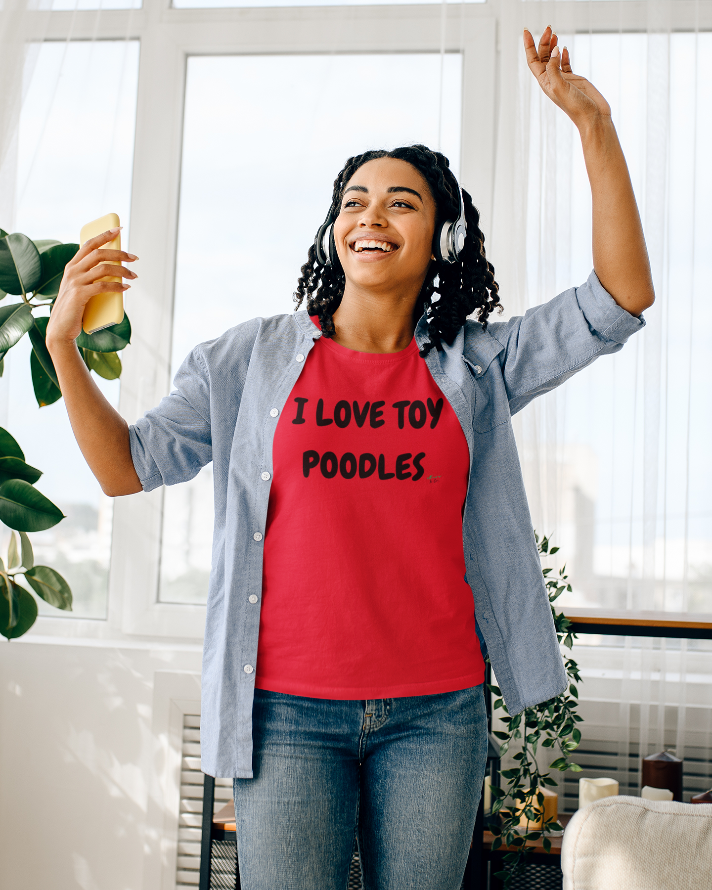 I LOVE TOY POODLES T-SHIRT UNIQUE GRAPHIC UNISEX TEXT ONLY DESIGN SHIRT STREETWEAR FASHION PET GIFTS DOG MOM TEE SHIRTS FOR WOMEN DOG DAD GIFT FOR MEN CLOTHING BRAND PET PARENTS