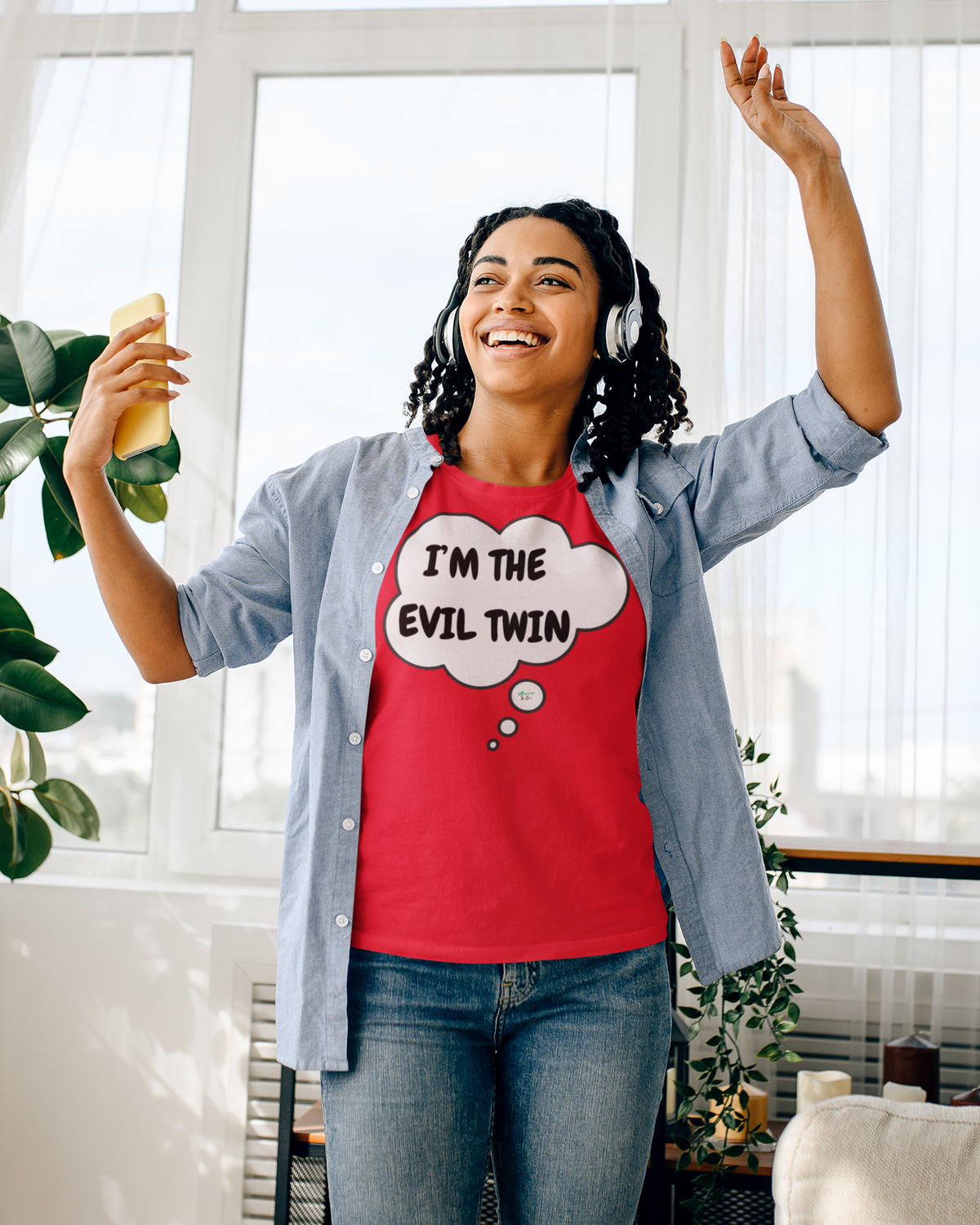 I'M THE EVIL TWIN T-SHIRT UNIQUE GRAPHIC UNISEX THOUGHT BUBBLE DESIGN SHIRT STREETWEAR FASHION FUNNY SAYINGS TEES SARCASTIC SAYINGS T-SHIRT HILARIOUS SHIRTS SARCASM TEES BIRTHDAY GIFTS FOR WOMEN GIFT FOR MEN CLOTHING BRAND
