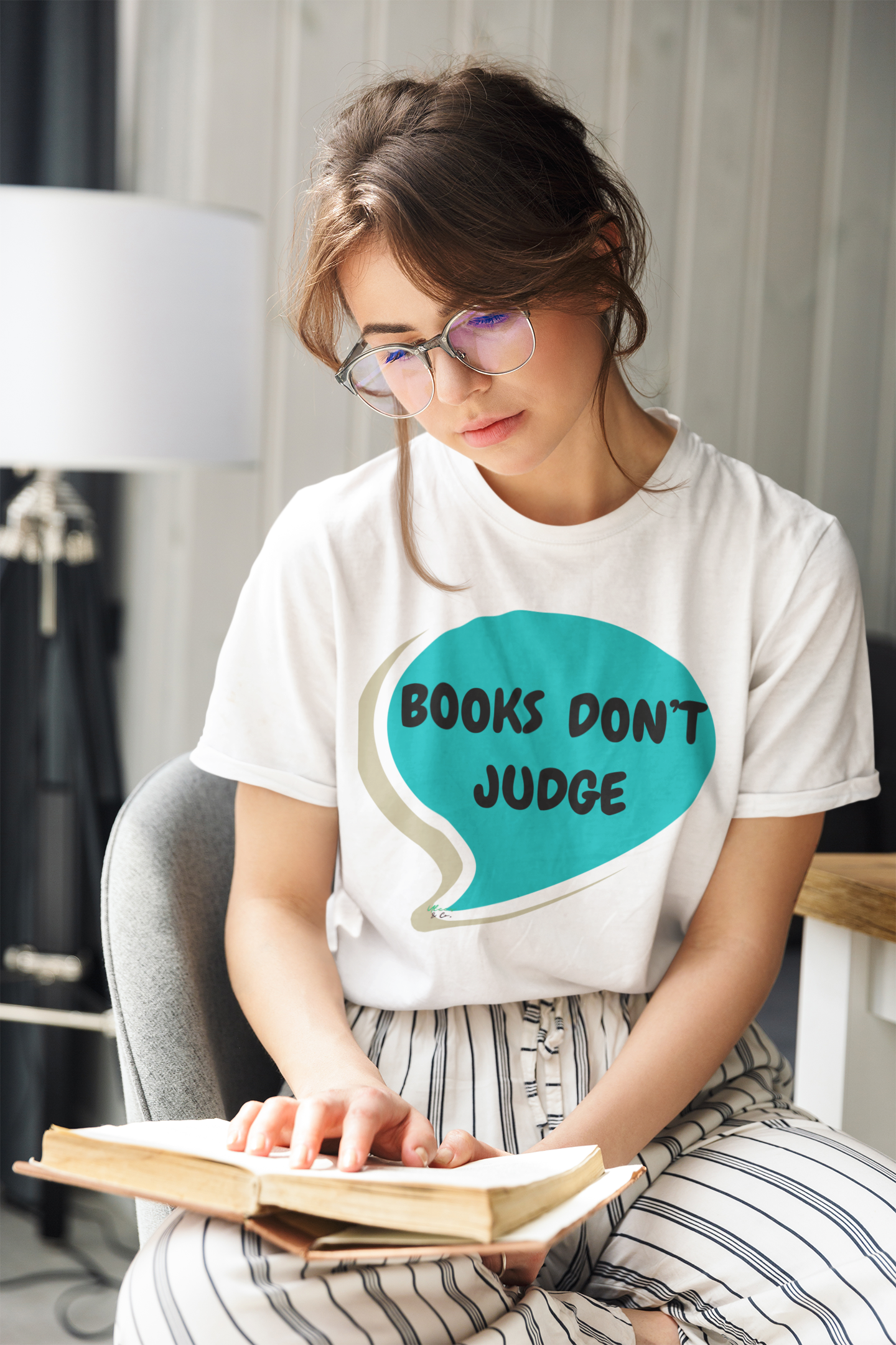 BOOKS DON'T JUDGE T-SHIRT IN SPEECH BUBBLE UNISEX TSHIRT FUNNY SAYINGS T SHIRT SARCASTIC SAYINGS T-SHIRT SARCASM TEES