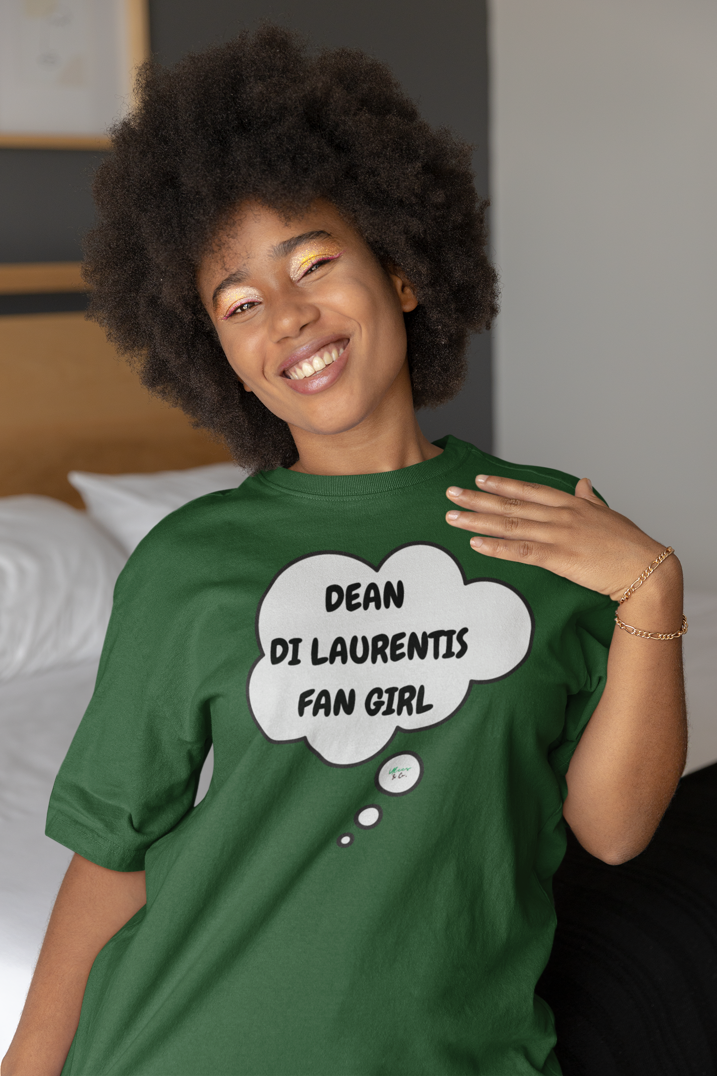 DEAN DI LAURENTIS FAN GIRL T-SHIRT HOCKEY PLAYER UNIQUE GRAPHIC UNISEX SPEECH BUBBLE SHIRT STREETWEAR FASHION OFF CAMPUS TEES OFF CAMPUS SERIES HOCKEY TEAM TEES BIRTHDAY GIFTS FOR WOMEN GIFT FOR MEN