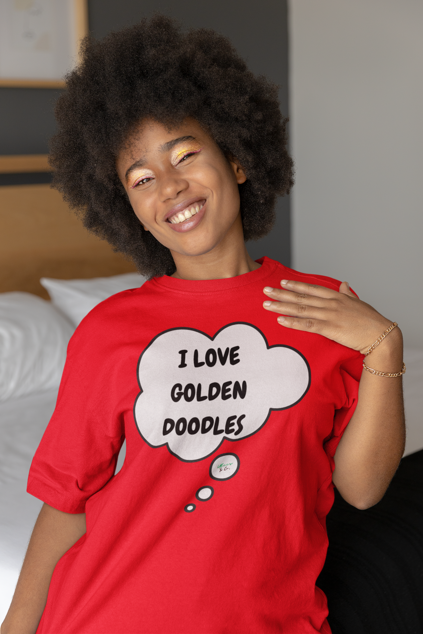 I LOVE GOLDEN DOODLES T-SHIRT UNIQUE GRAPHIC UNISEX THOUGHT BUBBLE DESIGN SHIRT STREETWEAR FASHION PET GIFTS DOG MOM TEE SHIRTS FOR WOMEN DOG DAD GIFT FOR MEN CLOTHING BRAND PET PARENTS