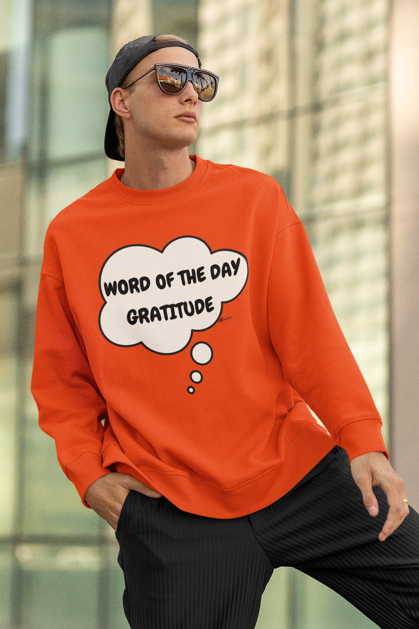 WORD OF THE DAY "GRATITUDE" IN THOUGHT BUBBLE UNISEX PULLOVER CREWNECK SWEATSHIRT FOR WOMEN MOTIVATIONAL SWEATERS FOR MEN INSPIRATIONAL SWEATSHIRTS FOR GIFTS MENTAL WELLNESS SWEATSHIRTS