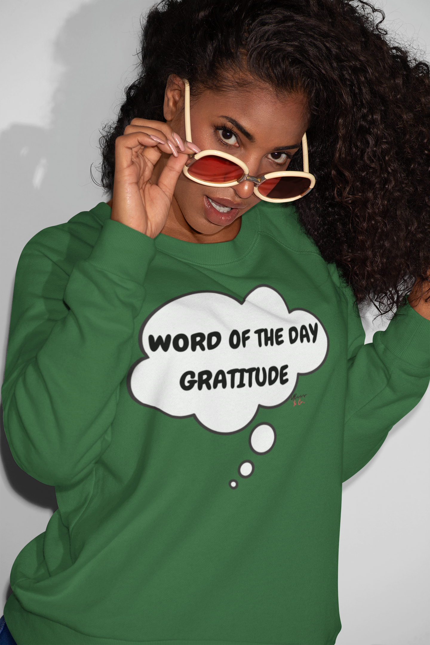 WORD OF THE DAY "GRATITUDE" IN THOUGHT BUBBLE UNISEX PULLOVER CREWNECK SWEATSHIRT FOR WOMEN MOTIVATIONAL SWEATERS FOR MEN INSPIRATIONAL SWEATSHIRTS FOR GIFTS MENTAL WELLNESS SWEATSHIRTS