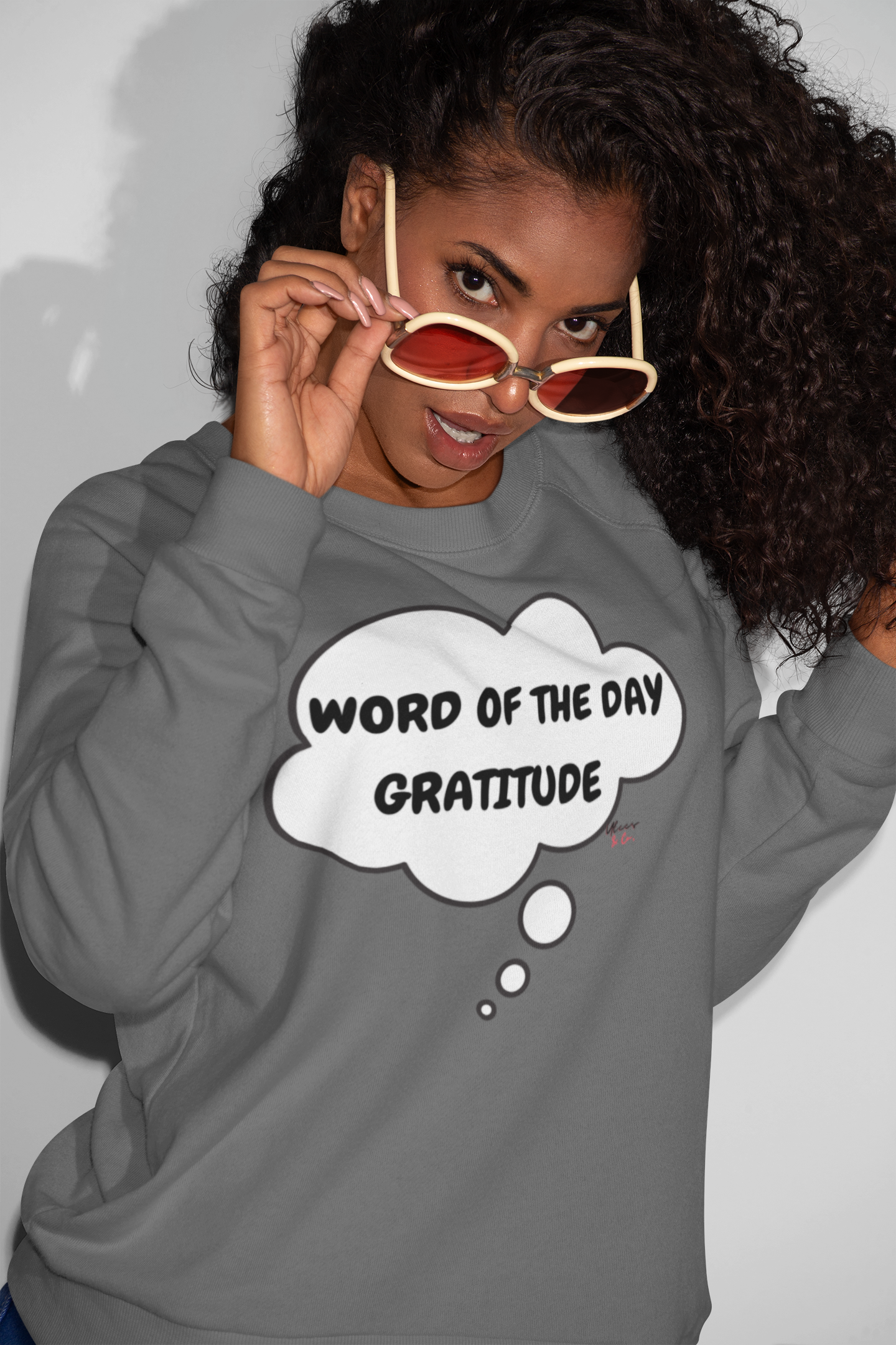 WORD OF THE DAY "GRATITUDE" IN THOUGHT BUBBLE UNISEX PULLOVER CREWNECK SWEATSHIRT FOR WOMEN MOTIVATIONAL SWEATERS FOR MEN INSPIRATIONAL SWEATSHIRTS FOR GIFTS MENTAL WELLNESS SWEATSHIRTS