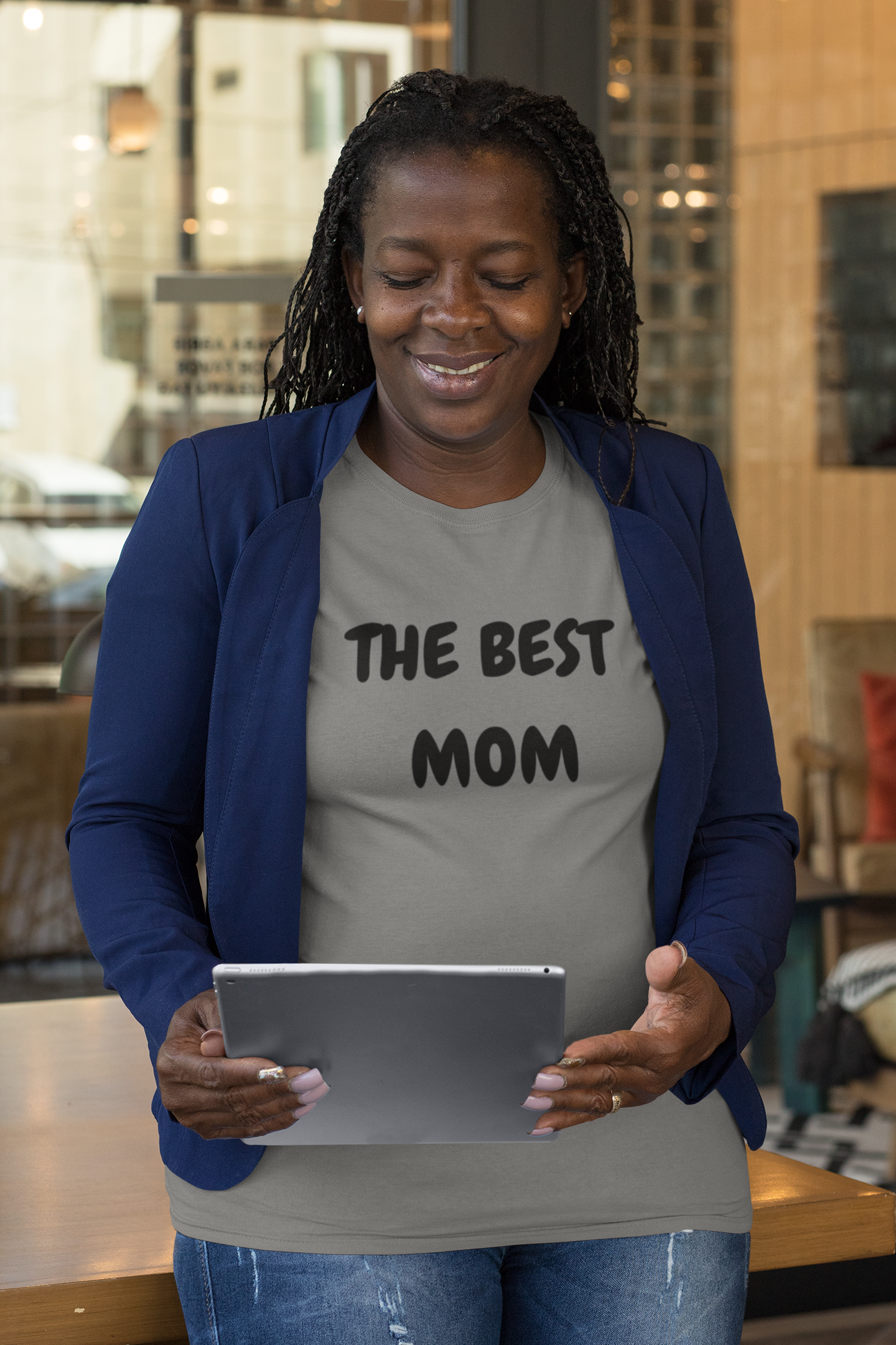 THE BEST MOM T-SHIRT IN GRAPHIC UNISEX TSHIRT FUNNY SAYINGS T SHIRT SARCASTIC SAYINGS T-SHIRT SARCASM TEES GIFTS FOR WOMEN GIFT FOR MEN