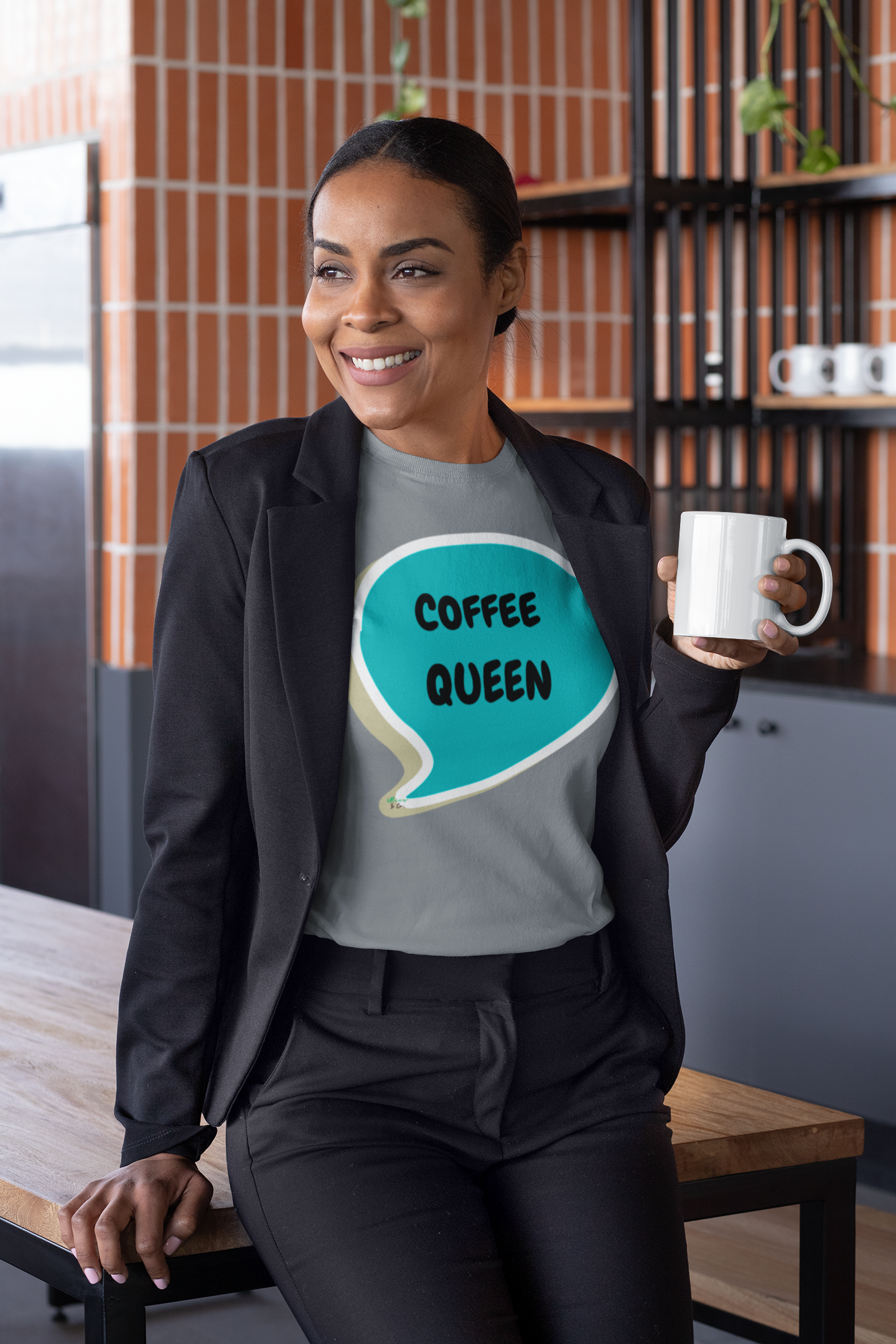 COFFEE QUEEN IN SPEECH BUBBLE GRAPHIC UNISEX T-SHIRT COFFEE LOVER TEES GIFT FOR WOMAN SHIRTS GIFTS CAFFEINE LOVERS TSHIRTS FOR MEN COFFEE DRINKER GIFTS