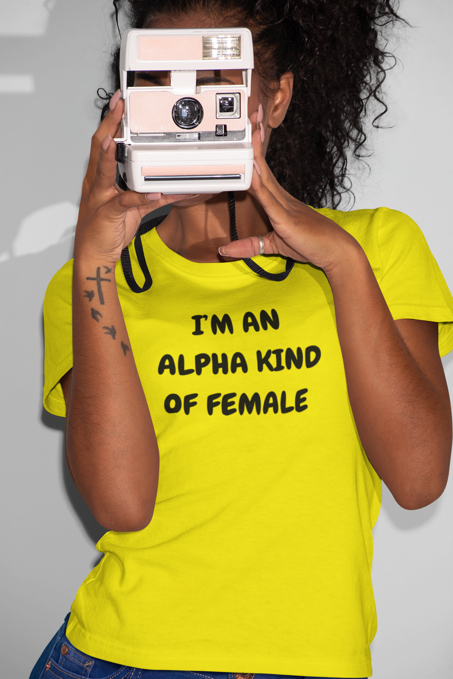 I'M AN ALPHA KIND OF FEMALE T-SHIRT GRAPHIC UNISEX TSHIRT FUNNY SAYINGS T SHIRT SARCASTIC SAYINGS T-SHIRT SARCASM TEES GIFTS FOR WOMEN GIFT FOR MEN