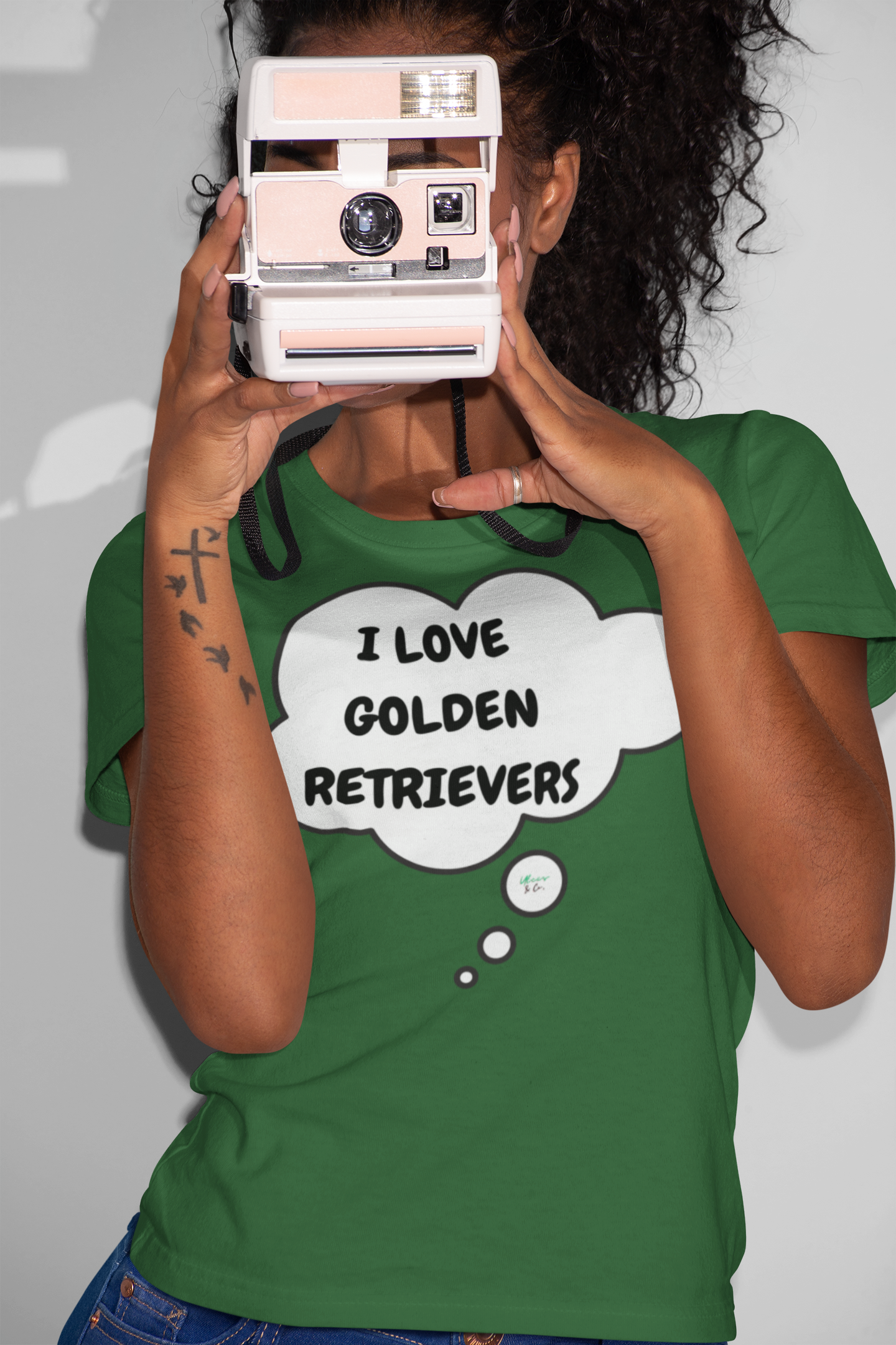 I LOVE GOLDEN RETRIEVERS T-SHIRT UNIQUE GRAPHIC UNISEX THOUGHT BUBBLE DESIGN SHIRT STREETWEAR FASHION PET GIFTS DOG MOM TEE SHIRTS FOR WOMEN DOG DAD GIFT FOR MEN CLOTHING BRAND PET PARENTS