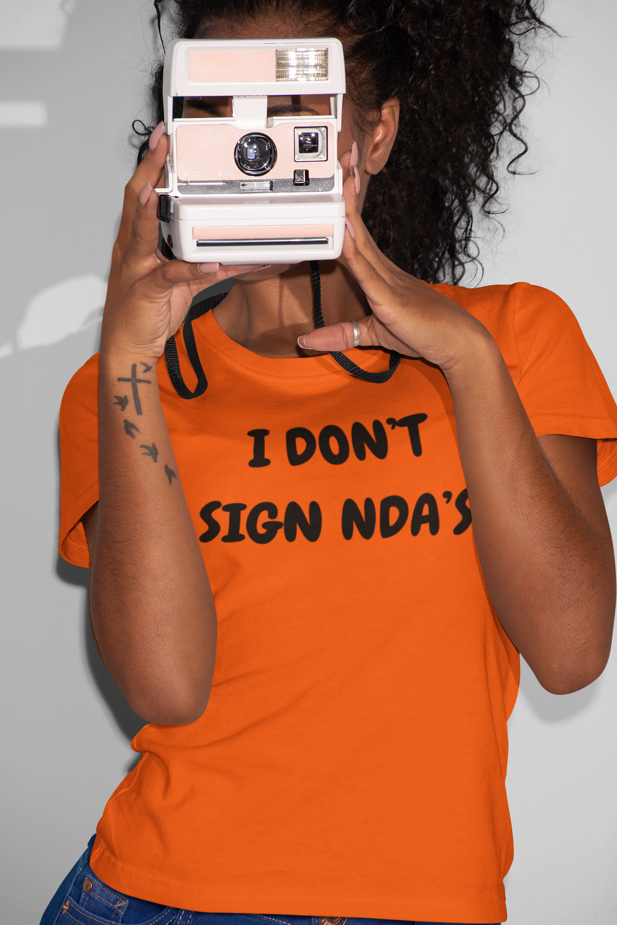 I DON'T SIGN NDA'S SHIRT UNIQUE GRAPHIC UNISEX IN TEXT ONLY DESIGN SARCASTIC SAYINGS T-SHIRT SARCASM TEES BIRTHDAY GIFTS FOR WOMEN GIFT FOR MEN CLOTHING BRAND