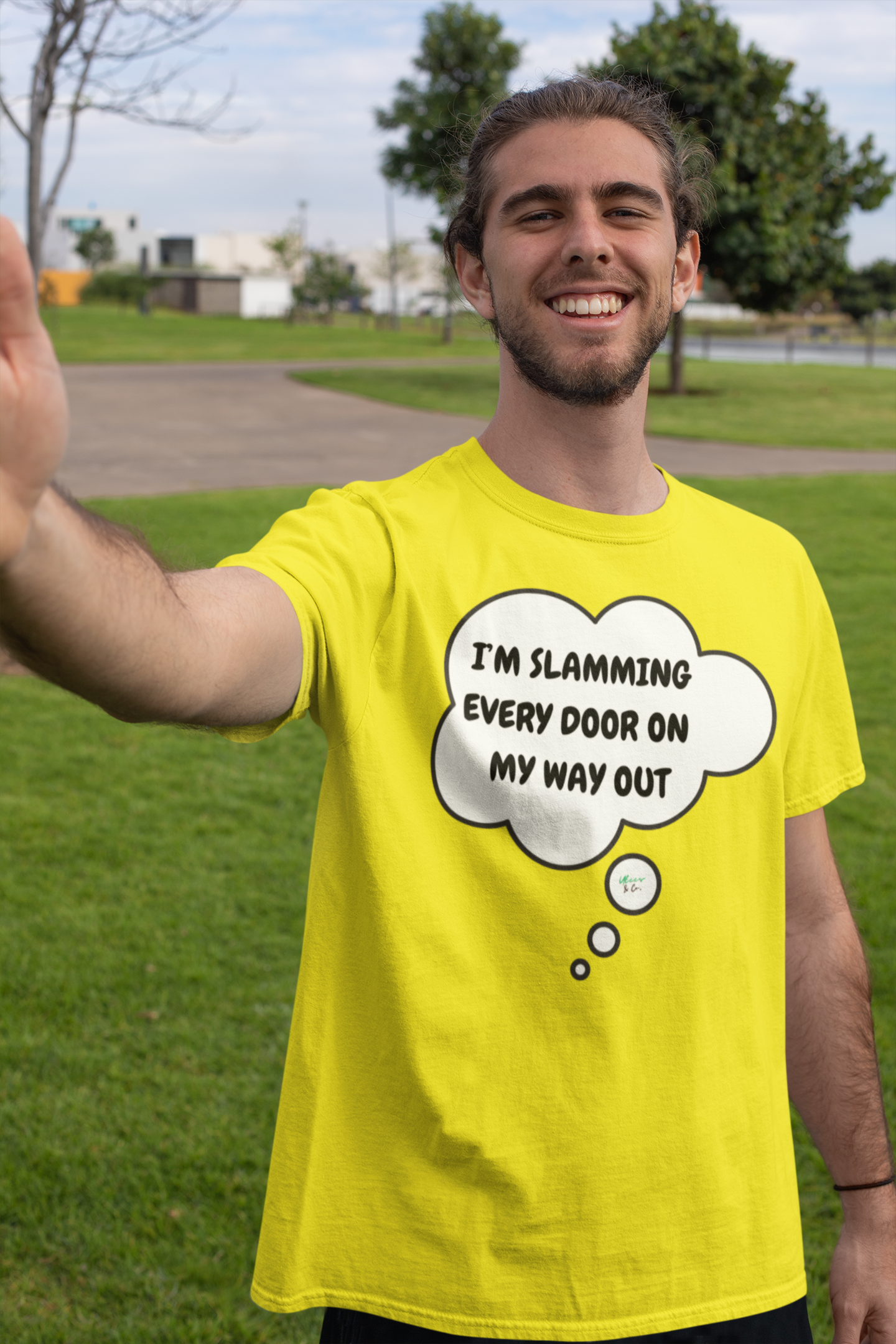 I'M SLAMMING EVERY DOOR ON MY WAY OUT T-SHIRT IN THOUGHT BUBBLE UNISEX TSHIRT FUNNY SAYINGS T SHIRT SARCASTIC SAYINGS T-SHIRT SARCASM TEES