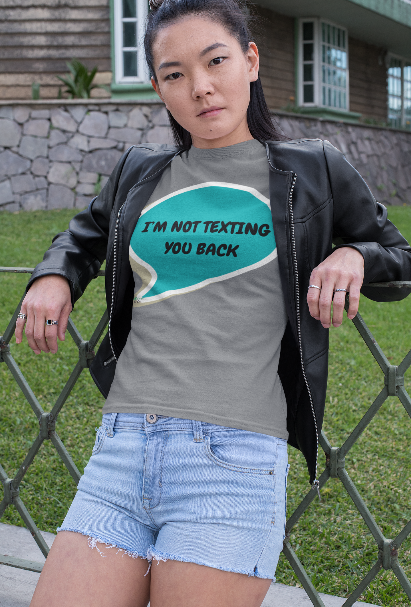 I'M NOT TEXTING YOU BACK T-SHIRT IN SPEECH BUBBLE UNISEX TSHIRT FUNNY SAYINGS T SHIRT SARCASTIC SAYINGS T-SHIRT SARCASM TEES GIFTS FOR WOMEN GIFT FOR MEN