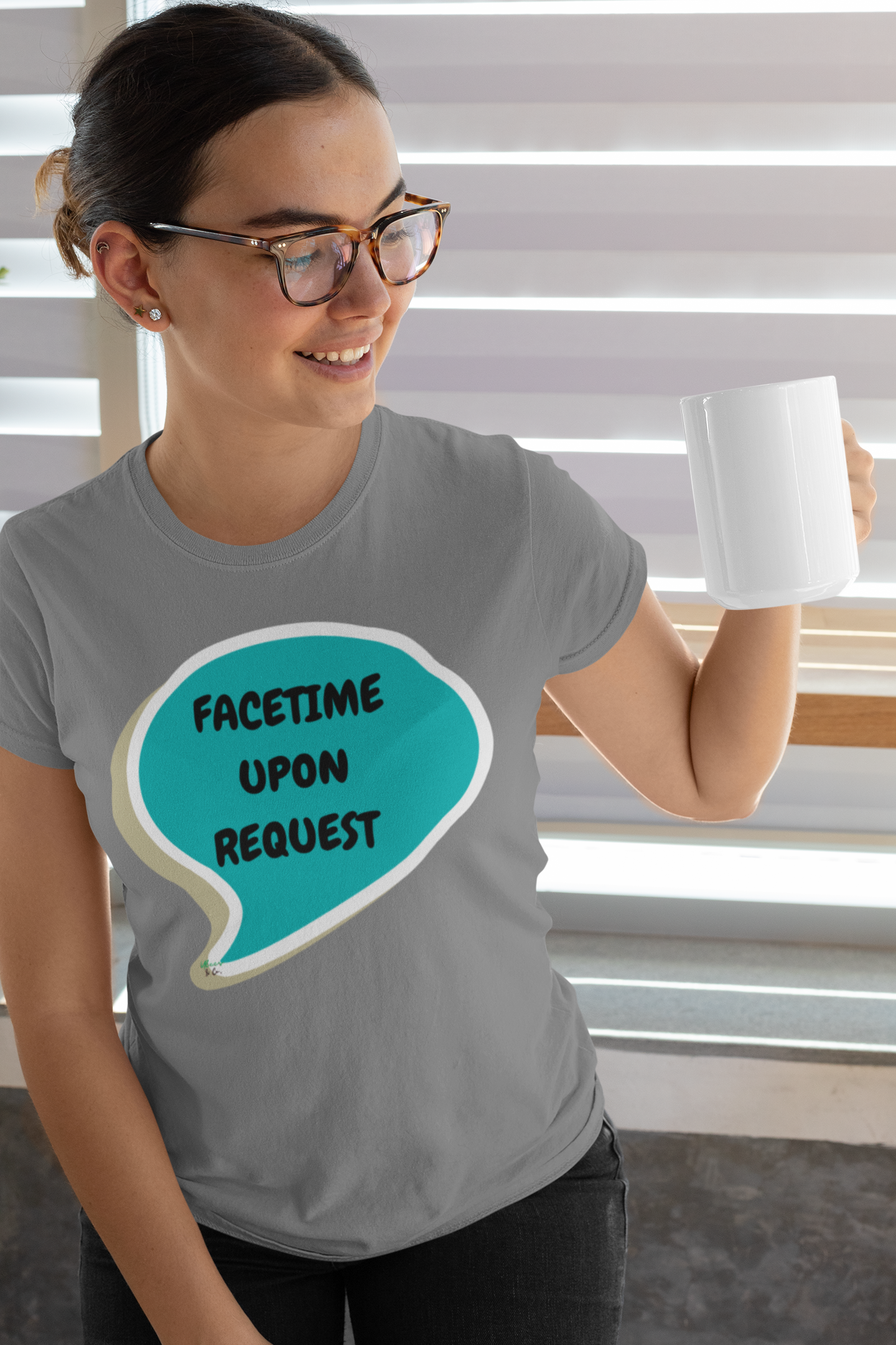 FACETIME UPON REQUEST T-SHIRT UNIQUE GRAPHIC UNISEX SPEECH BUBBLE SHIRT STREETWEAR FASHION FUNNY SAYINGS TEES SARCASTIC SAYINGS T-SHIRT HILARIOUS SHIRTS SARCASM TEES BIRTHDAY GIFTS FOR WOMEN GIFT FOR MEN CLOTHING BRAND WOMEN WEAR MEN WEAR