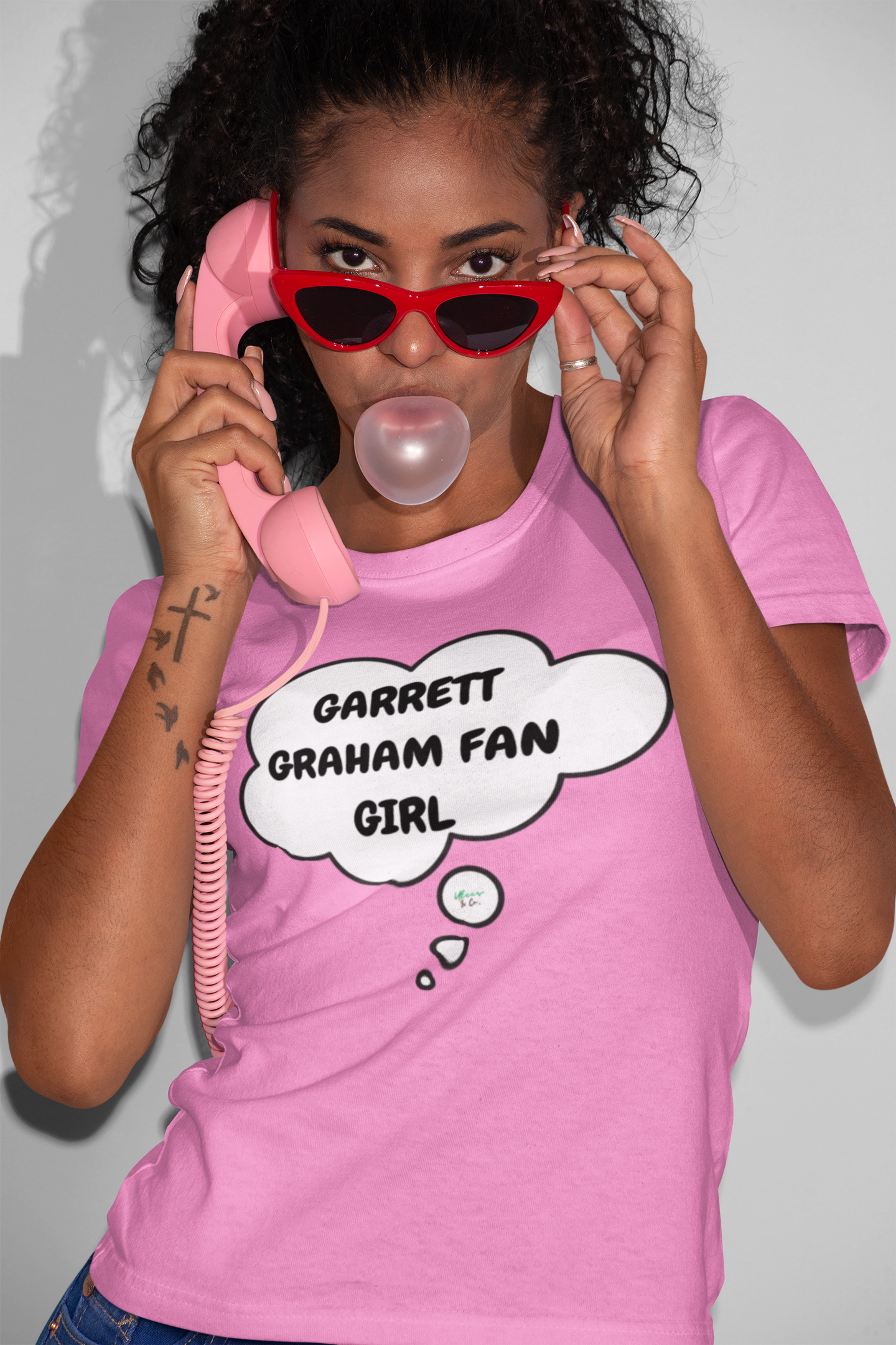 GARRETT GRAHAM FAN GIRL T-SHIRT UNIQUE GRAPHIC UNISEX THOUGHT BUBBLE SHIRT STREETWEAR FASHION OFF CAMPUS TEES BELMONT CAMELI FAN BOOKTOK READING FANS T-SHIRT GARRETT GRAHAM CHARACTER TEES BIRTHDAY GIFTS FOR WOMEN GIFT FOR MEN